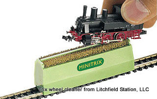 Cleaning Brush for HO Scale Locos by Trix