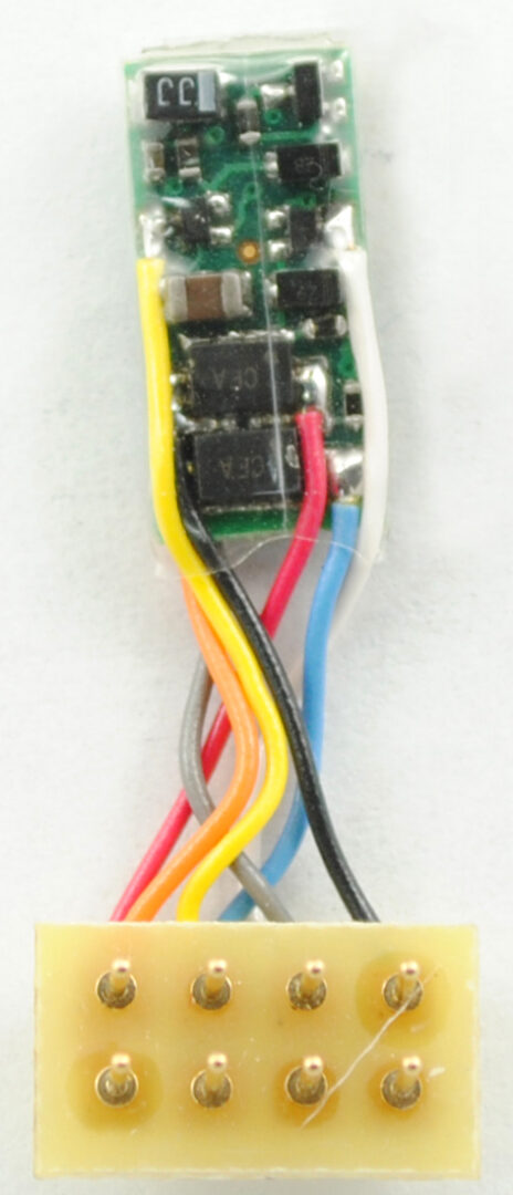 1342 Z DCC decoder short leads to NEM652 plug